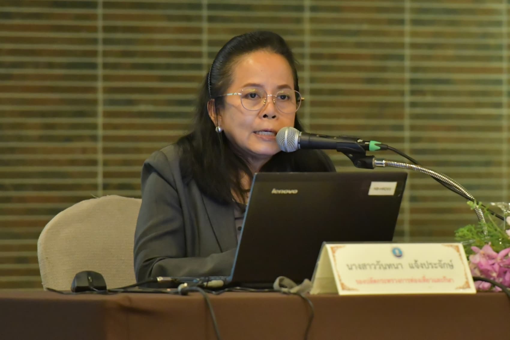 รองปลัดท่องเที่ยวและกีฬา เป็นวิทยากรโครงการพัฒนานักบริหารระดับสูงของสำนักงานปลัดกระทรวงการท่องเที่ยวและกีฬา ในหัวข้อ การบริหารงานการเงิน บัญชี พัสดุ สำหรับผู้บริหาร