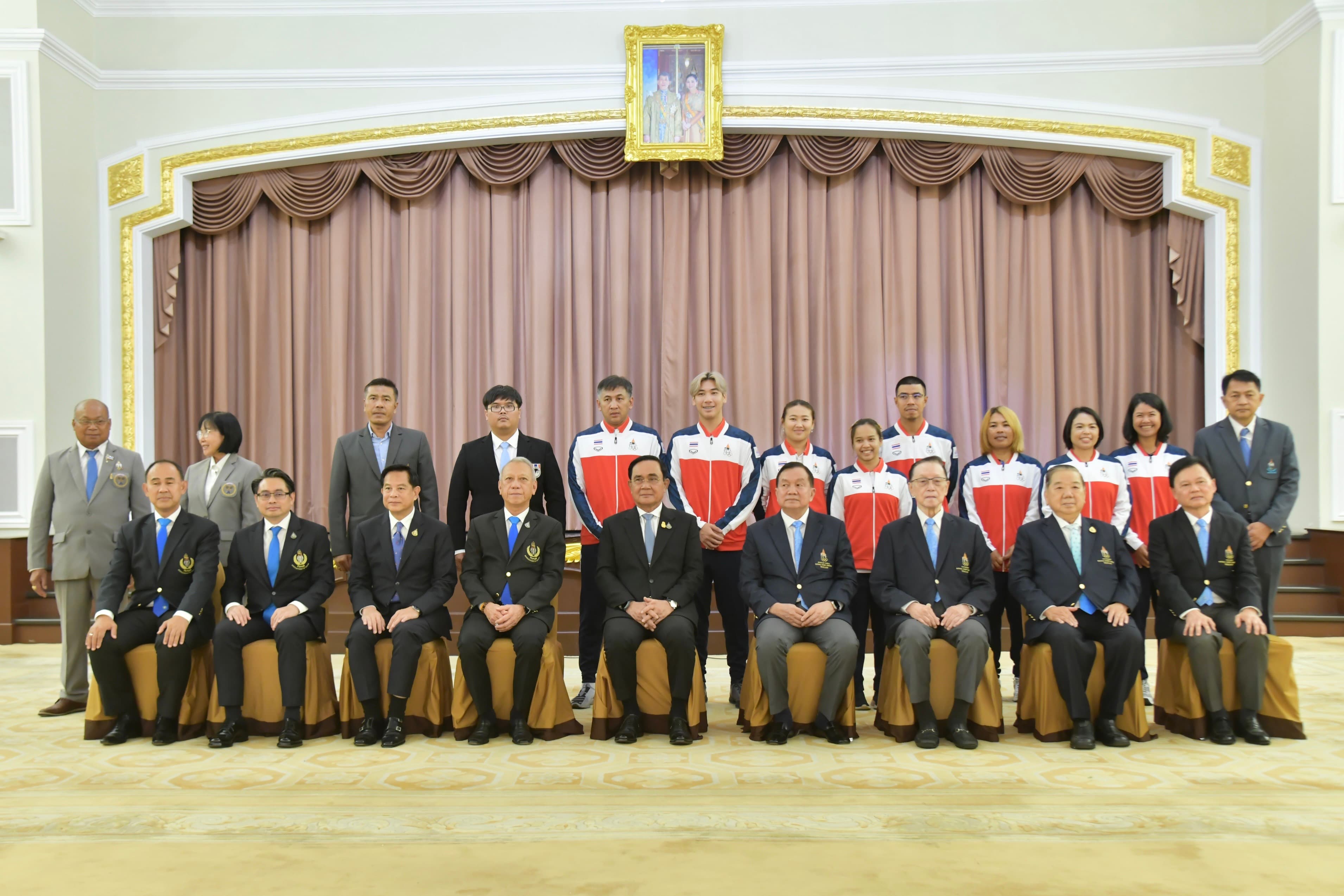 รมต พิพัฒน์นำคณะนักกีฬาทีมชาติไทย ผู้ฝึกสอน และเจ้าหน้าที่ เข้าพบพลเอก ประยุทธ์ จันทร์โอชา นายกรัฐมนตรีและรัฐมนตรีว่าการกระทรวงกลาโหม