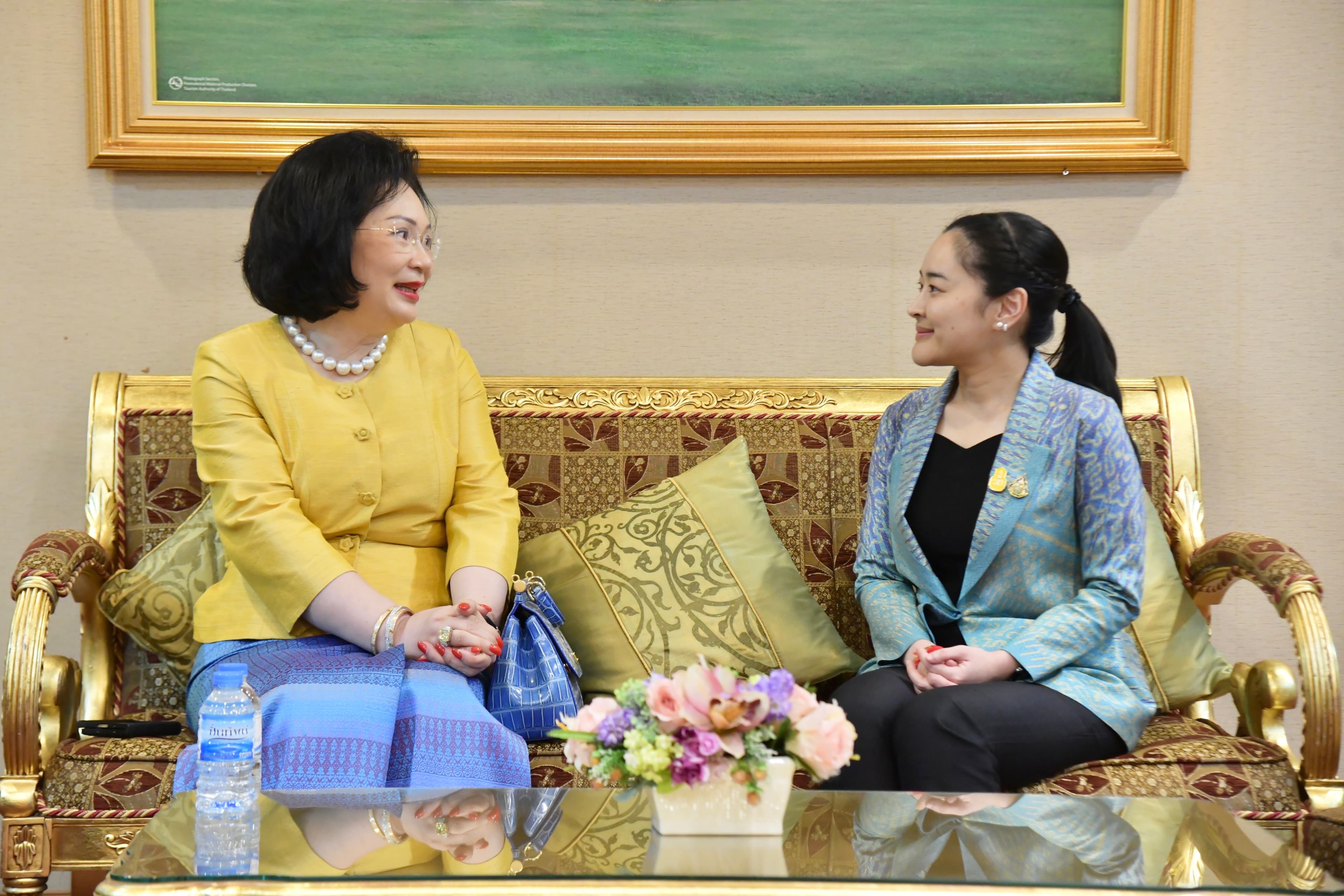 รมว.ท่องเที่ยวและกีฬา เปิดโอกาสให้นายกสมาคมกีฬาแบดมินตันแห่งประเทศไทยในพระบรมราชูปถัมภ์ เข้าหารือ