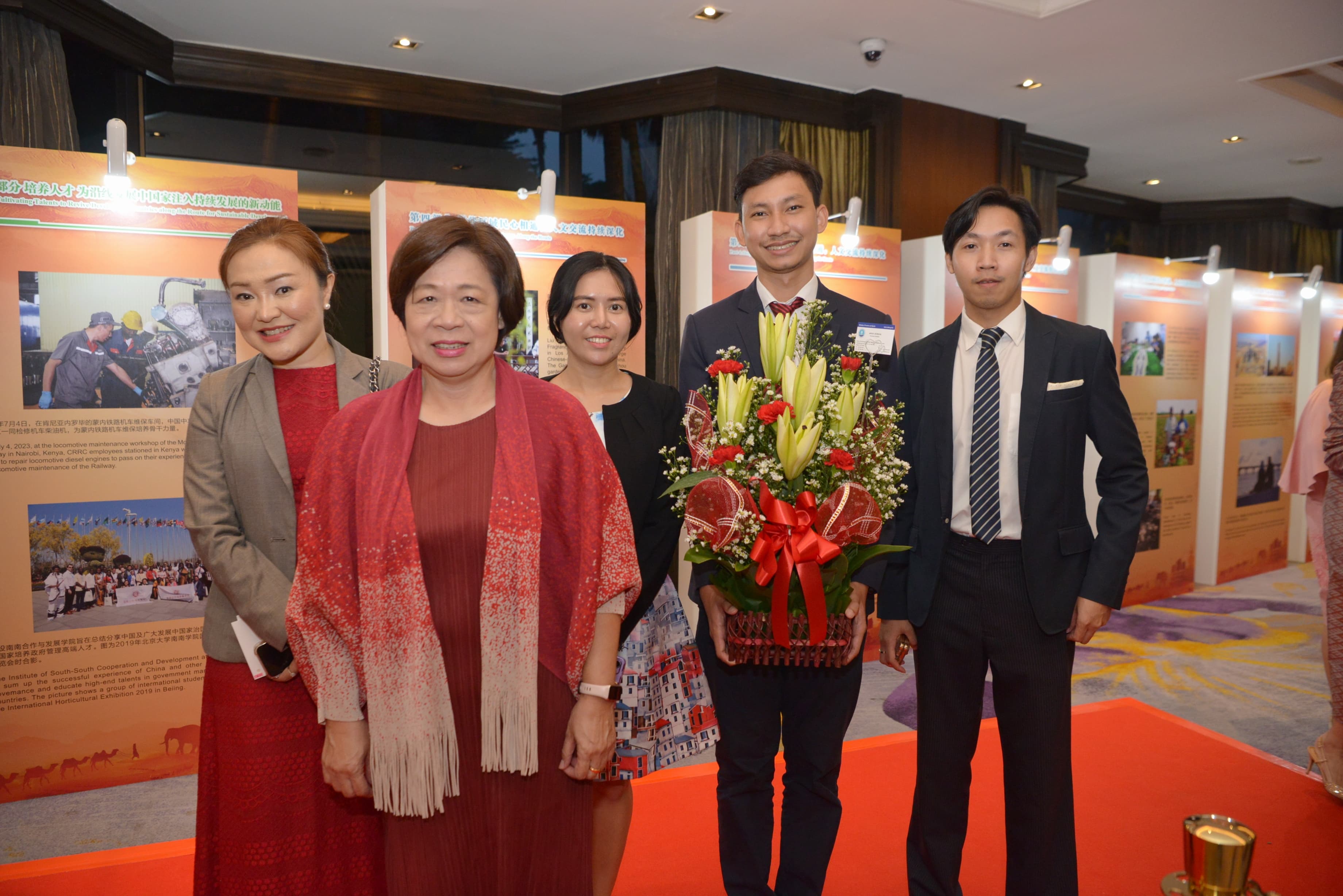 สถานเอกอัครราชทูตจีนประจำประเทศไทยจัดงานเฉลิมฉลองวันชาติจีนครบรอบ 74 ปี