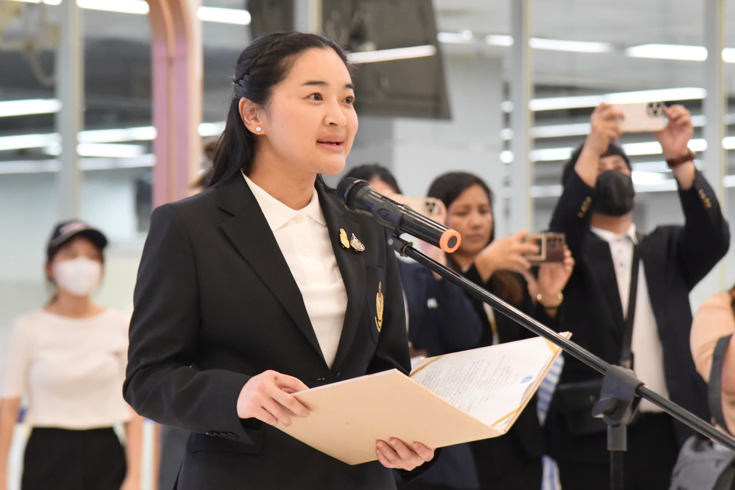 รมว.ท่องเที่ยวและกีฬา มอบกำลังใจส่งทีมชาติไทยไปเอเชียนเกมส์