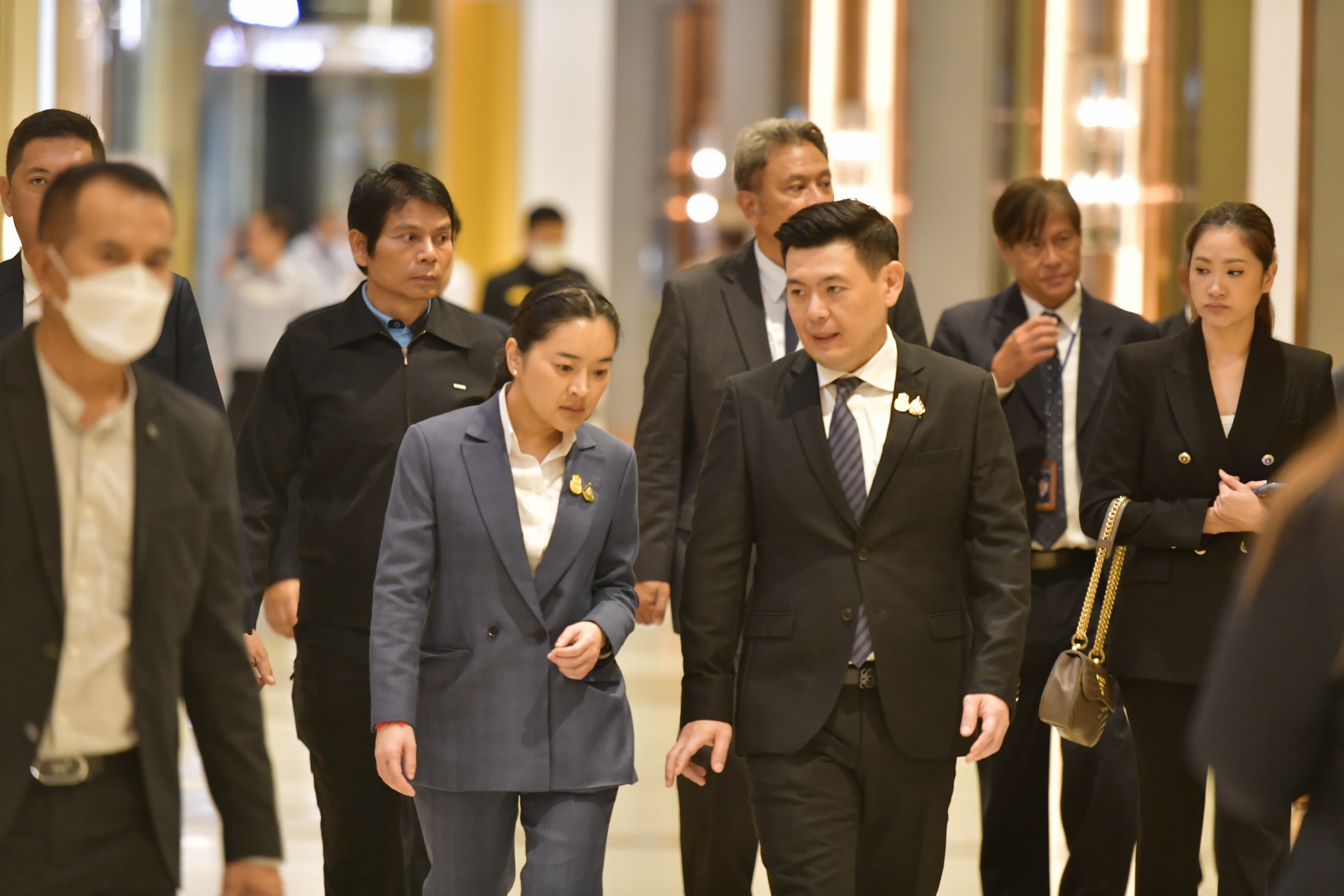 รมว.ท่องเที่ยวและกีฬา ร่วมลงพื้นที่เกิดเหตุสืบเนื่องจากเหตุการณ์วานนี้ และติดตามนายกฯ ร่วมเปิดงาน SCBX Next Tech