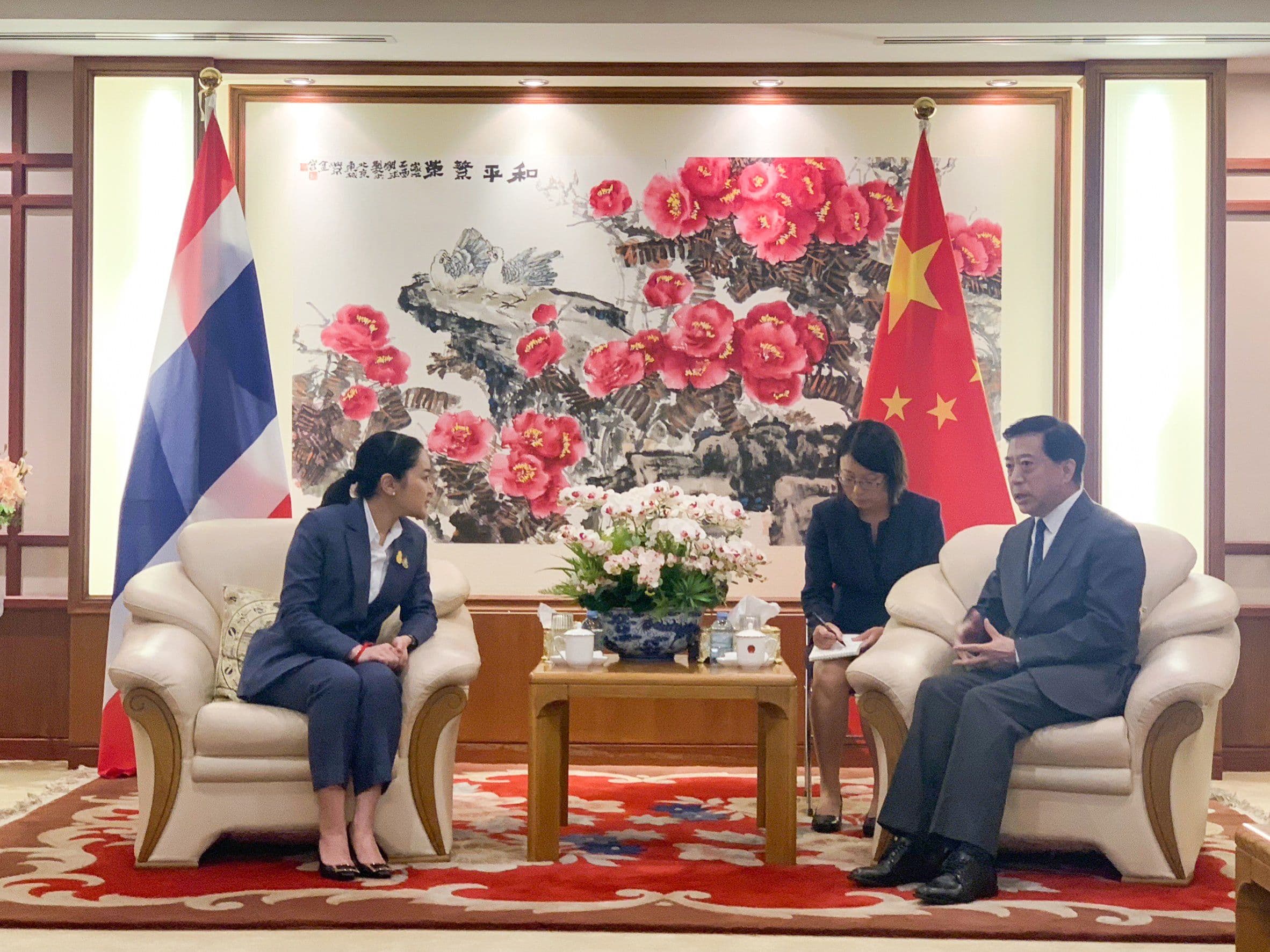 รมว.ท่องเที่ยวและกีฬา ได้พบหารือกับเอกอัครราชทูตสาธารณรัฐประชาชนจีน เอกอัครราชทูตสาธารณรัฐประชาธิปไตยประชาชนลาว และเอกอัครราชทูตสาธารณรัฐแห่งสหภาพเมียนมาเพื่อแสดงความเสียใจ