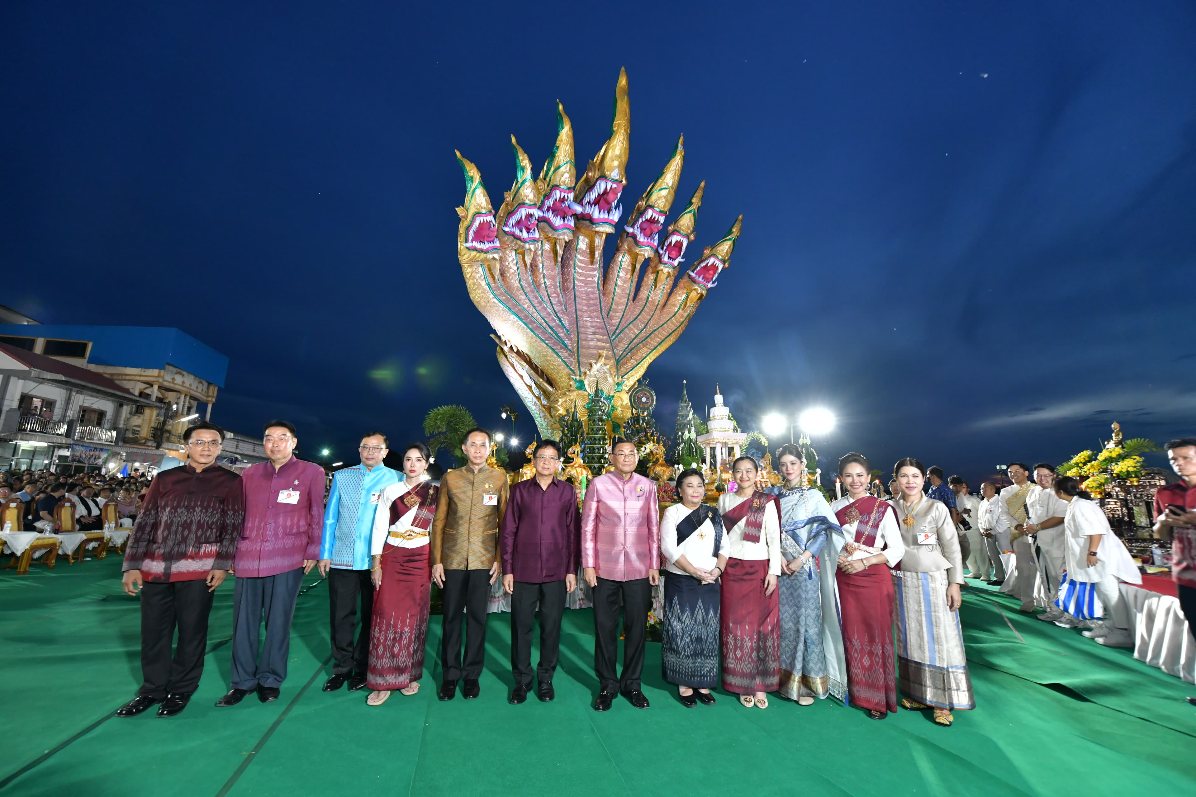 รมว.ท่องเที่ยวและกีฬา ร่วมพิธีเปิดงานประเพณีออกพรรษาและบั้งไฟพญานาคโลก ประจำปี 2566 ณ ลานนาคาเบิกฟ้า จังหวัดหนองคาย