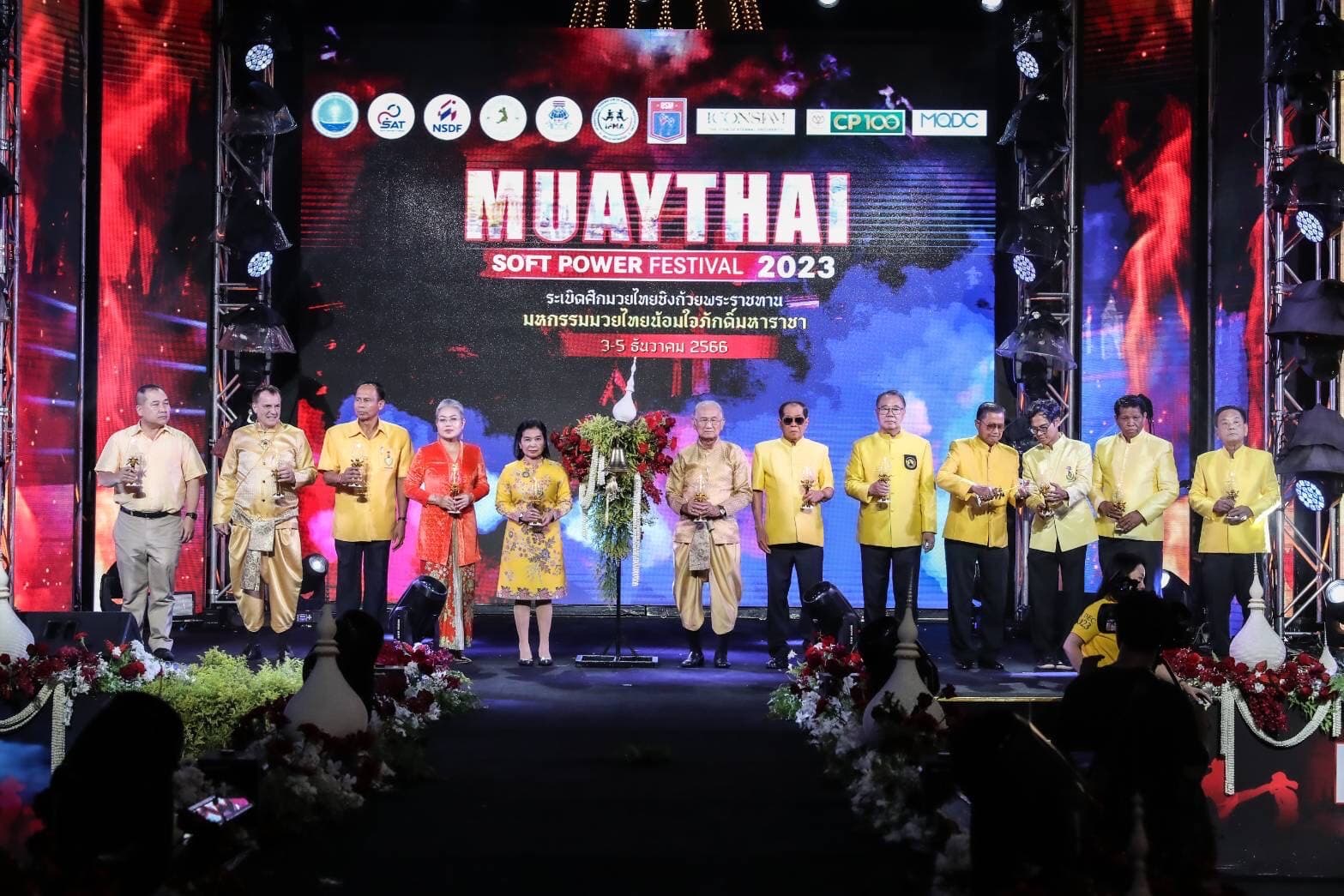 ศึก “มวยไทย ซอฟท์ เพาเวอร์ เฟสติวัล” ปิดฉากสุดประทับใจ “บัวขาว” นำจุดเทียนรำลึกพระมหากรุณาธิคุณในหลวง รัชกาลที่ 9 ปลื้มพลัง ซอฟท์ เพาเวอร์ ปลุกกระแสแฟนมวยไทยล้นหลาม แห่เข้าร่วมงานที่ไอคอนสยาม