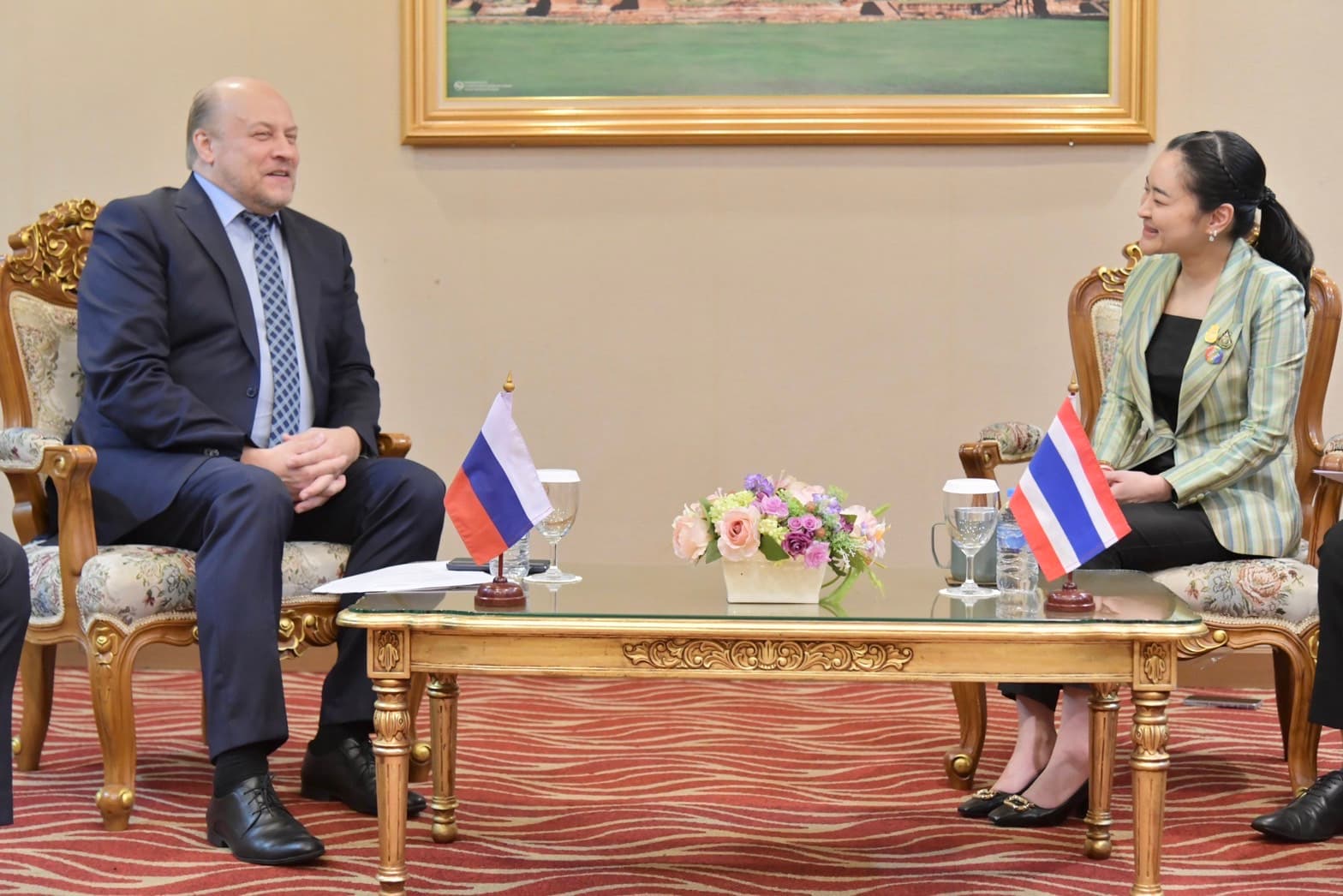 นายเยฟเกนี โตมีฮิน เอกอัครราชทูตสหพันธรัฐรัสเซียประจำประเทศไทย ได้เข้าเยี่ยมคารวะนางสาวสุดาวรรณ หวังศุภกิจโกศล รัฐมนตรีว่าการกระทรวงการท่องเที่ยวและกีฬา