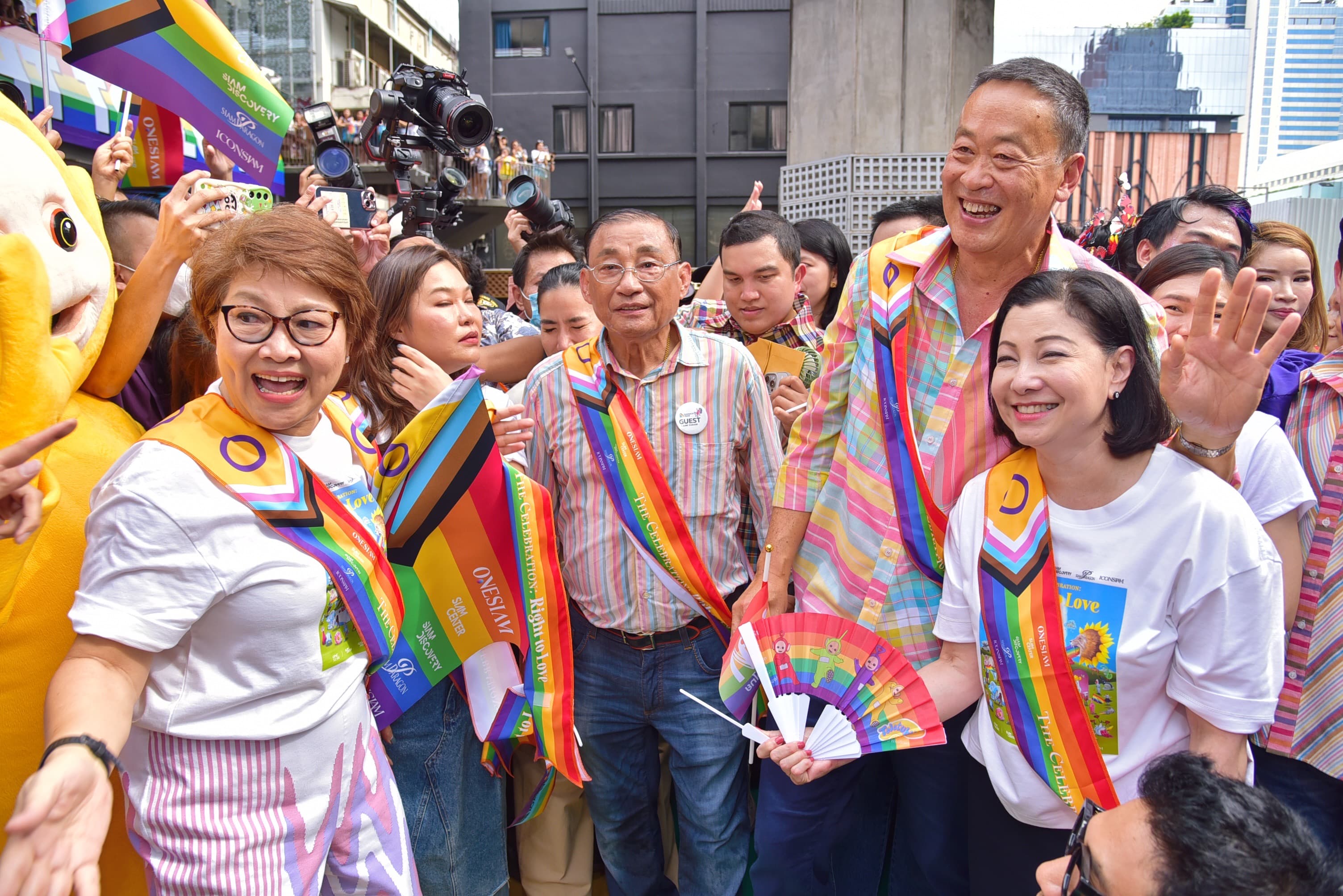 “เสริมศักดิ์” ร่วม“นายกเศรษฐา” เดินขบวน “ Bangkok Pride Parade”
