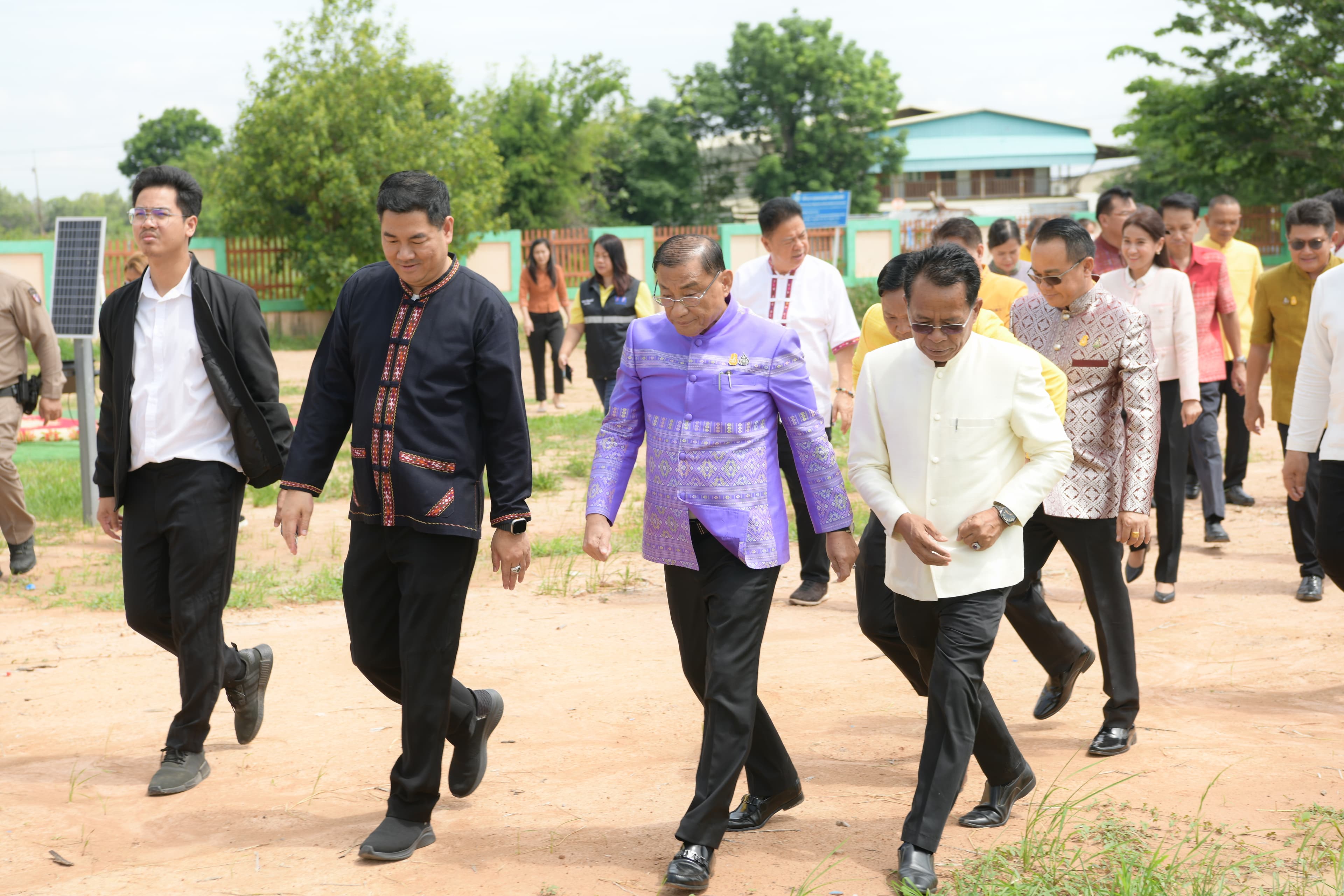 รมว.เสริมศักดิ์ พร้อมคณะ ลงพื้นที่ อ.ฆ้องชัย จ.กาฬสินธุ์