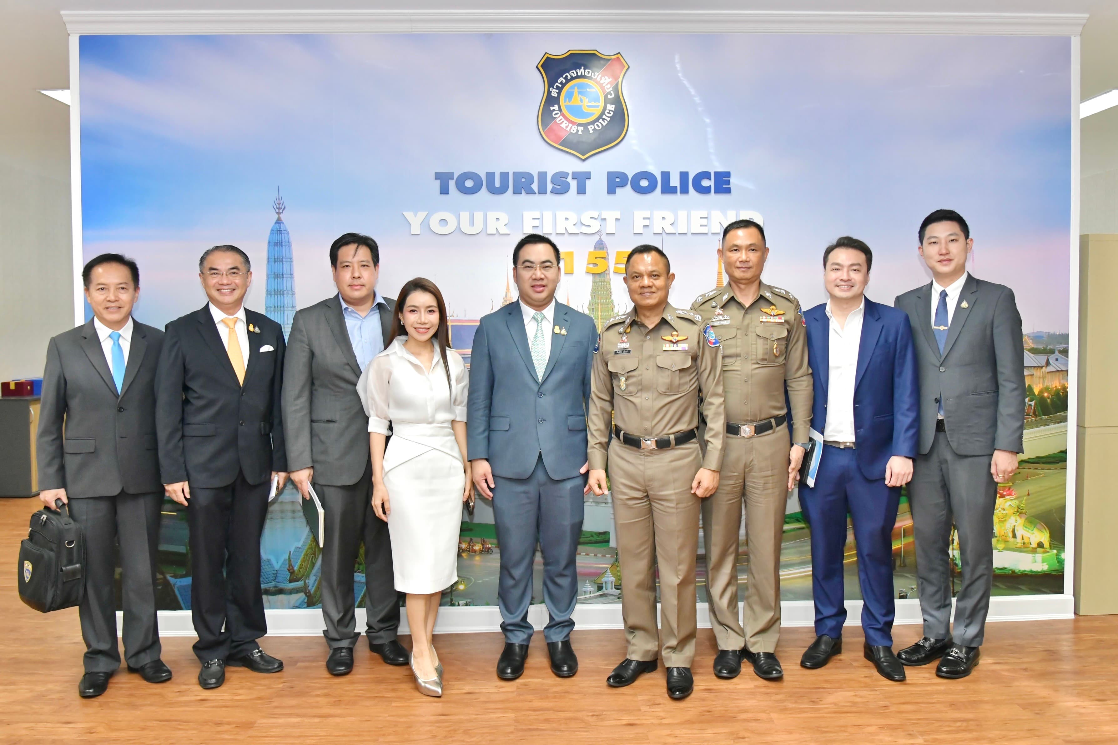 ผช.รมว.กก. มอบนโยบายแนวทางการปฏิบัติราชการของรัฐมนตรีฯ แก่ บช.ทท.