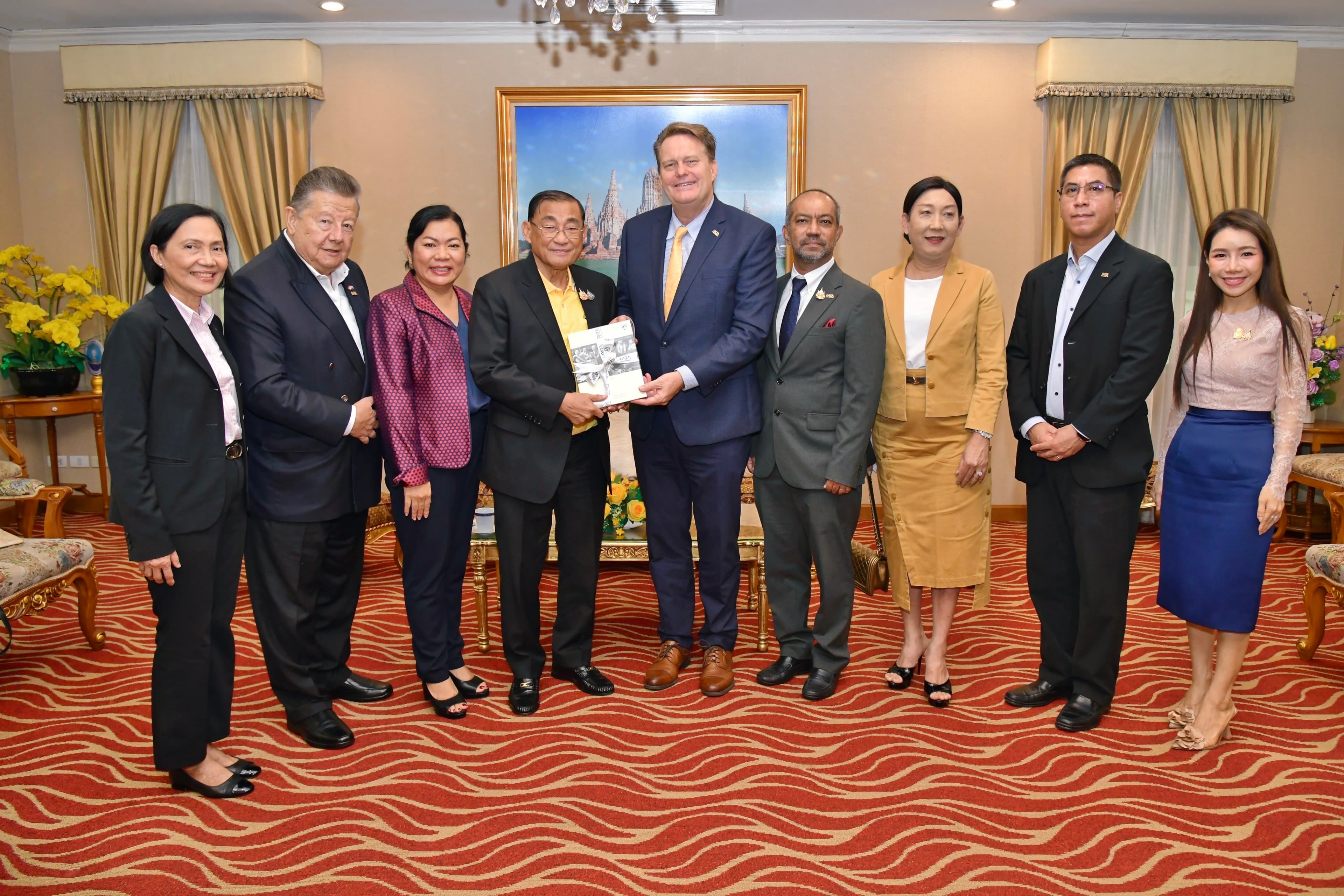 รมว.เสริมศักดิ์ เปิดโอกาสให้ สมาคมส่งเสริมการท่องเที่ยวภูมิภาคเอเชียแปซิฟิก (PATA) นำโดย Mr. Peter Simone, PATA Chairman, Founder and President of Destination Human Capital Ltd. USA. เข้าพบ