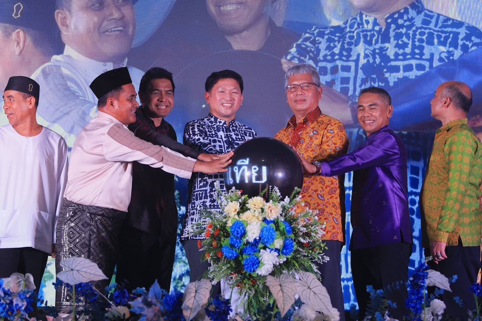 รองปลัดกระทรวงการท่องเที่ยวและกีฬา นายมงคล วิมลรัตน์ เปิดงาน “เปิดเมืองกรือเซะ Budaya Kresek”