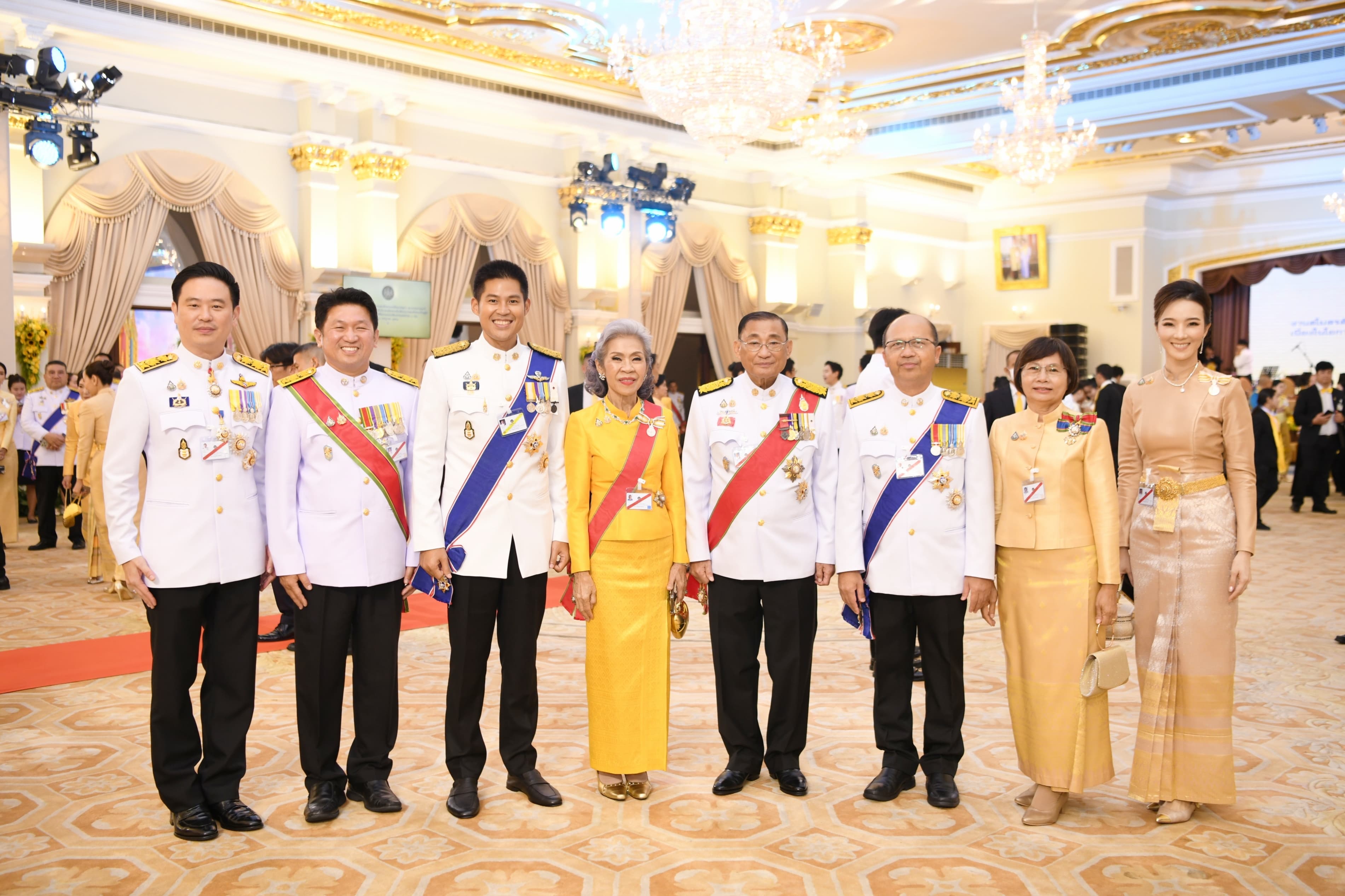 รมว.เสริมศักดิ์และคณะผู้บริหาร ร่วมงานสโมสรสันนิบาตเฉลิมพระเกียรติพระบาทสมเด็จพระเจ้าอยู่หัว เนื่องในโอกาสพระราชพิธีมหามงคลเฉลิมพระชนมพรรษา 6 รอบ
