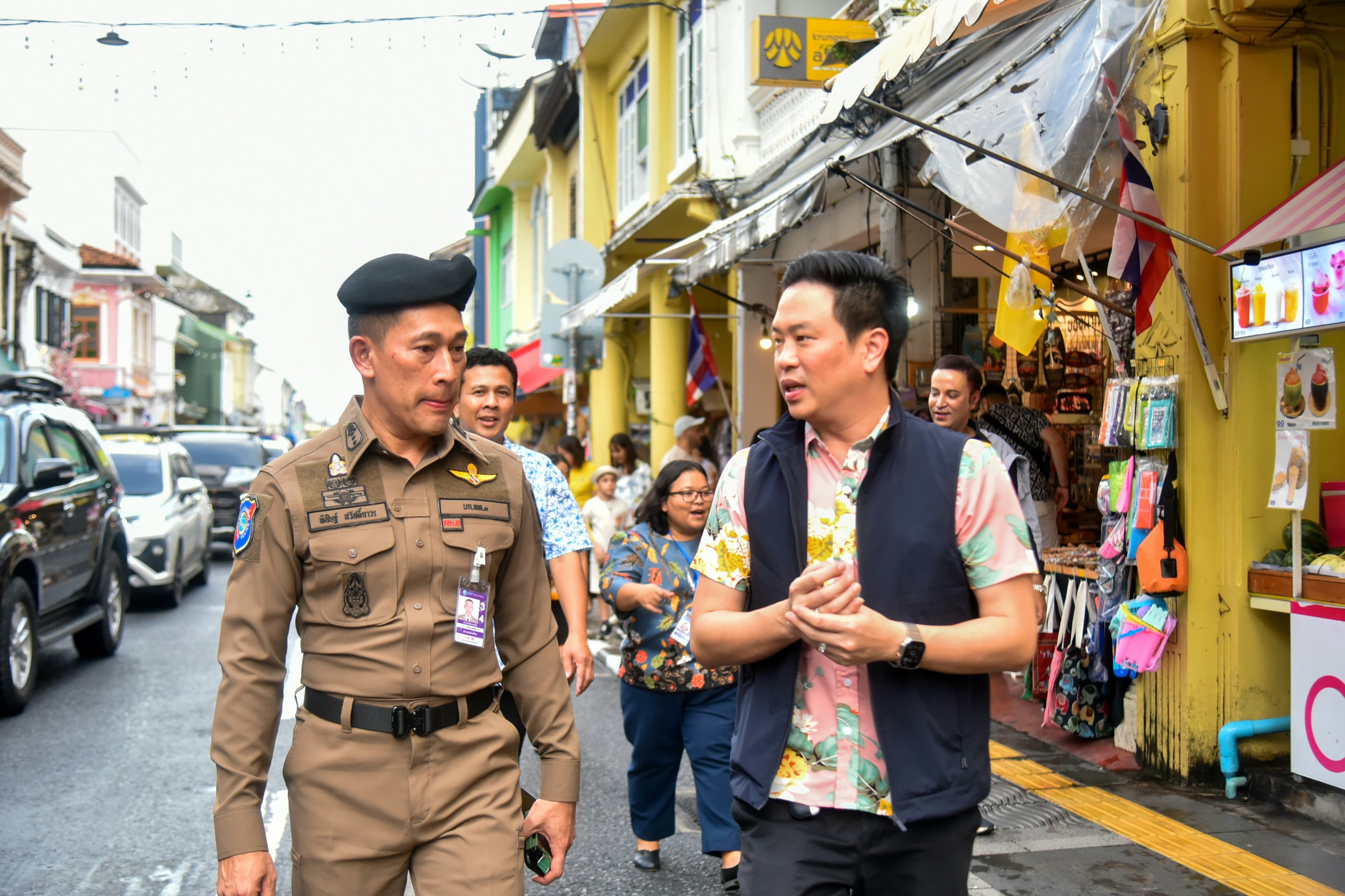 ผู้ช่วยฯจักรพล เยี่ยมชมย่านเมืองเก่าภูเก็ต ชุมชนนำร่องของนโยบายการขับเคลื่อนการท่องเที่ยว