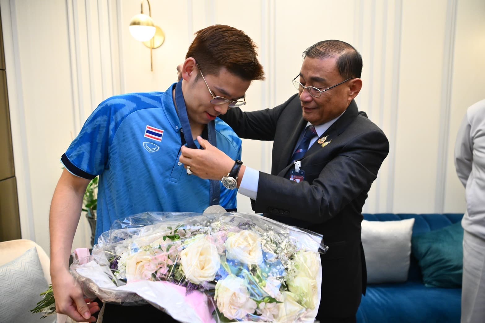 รัฐมนตรีว่าการกระทรวงการท่องเที่ยวและกีฬา ยกทีมผู้บริหารกระทรวง ร่วมต้อนรับ 3 ทัพนักกีฬา พร้อมผู้ฝึกสอน ณ สนามบินสุวรรณภูมิ