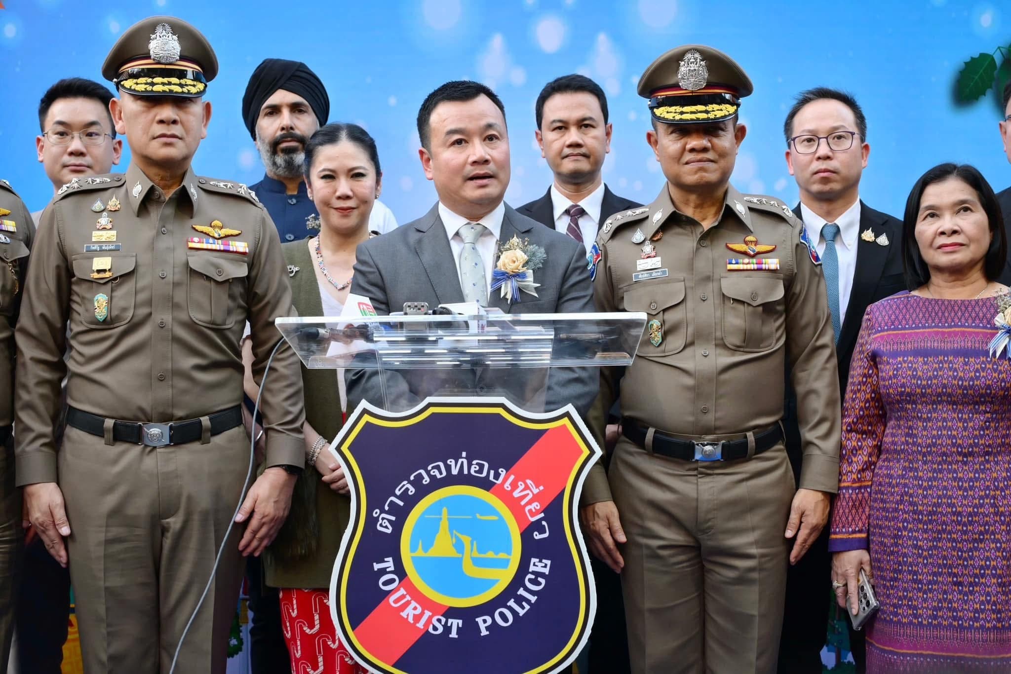 "รมว.ท่องเที่ยวและกีฬา" นำปล่อยแถวตำรวจท่องเที่ยว สร้างความเชื่อมั่นด้านความปลอดภัยช่วงเทศกาลปีใหม่ 2568
