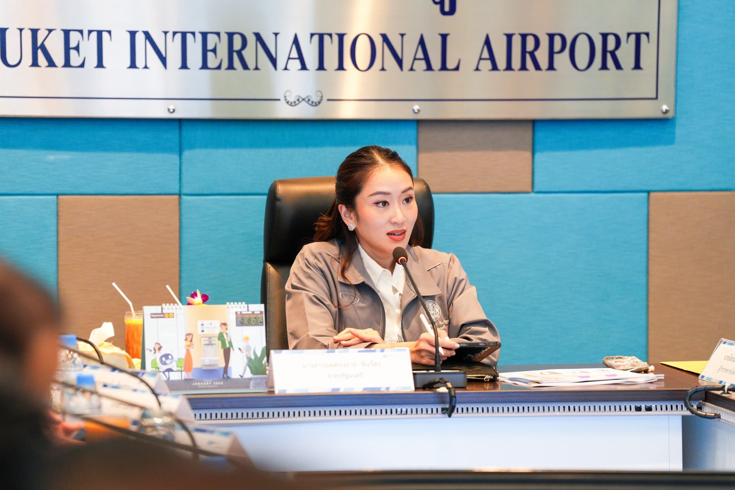 รมว.ท่องเที่ยวและกีฬา ร่วมประชุมแก้ปัญหาครบวงจรที่ภูเก็ต เร่งพัฒนาสู่ Premium Destination พร้อมผุดไอเดีย “โบตแท็กซี่” เชื่อมต่อรอบเกาะ