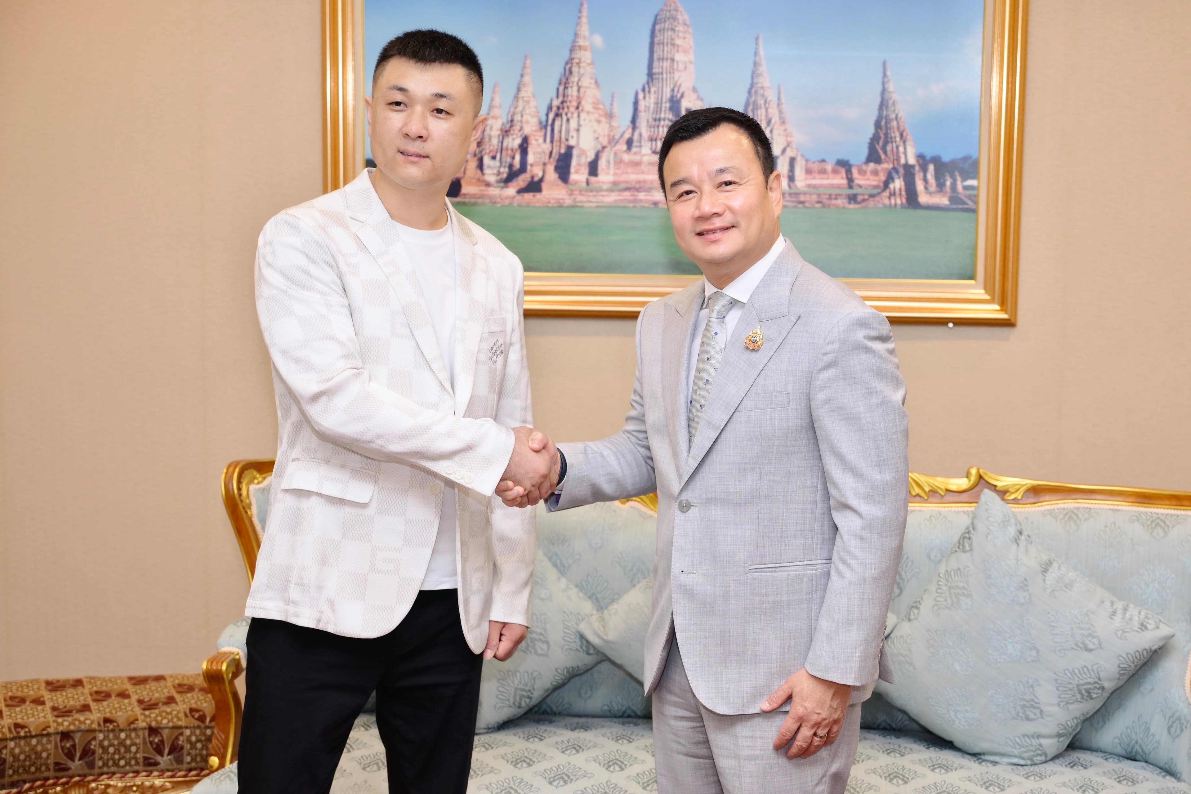 รมว.ท่องเที่ยวฯ ต้อนรับอินฟลูเอนเซอร์ชื่อดังจากจีน ยืนยันไทยปลอดภัย พร้อมต้อนรับนักท่องเที่ยวตลอดปี