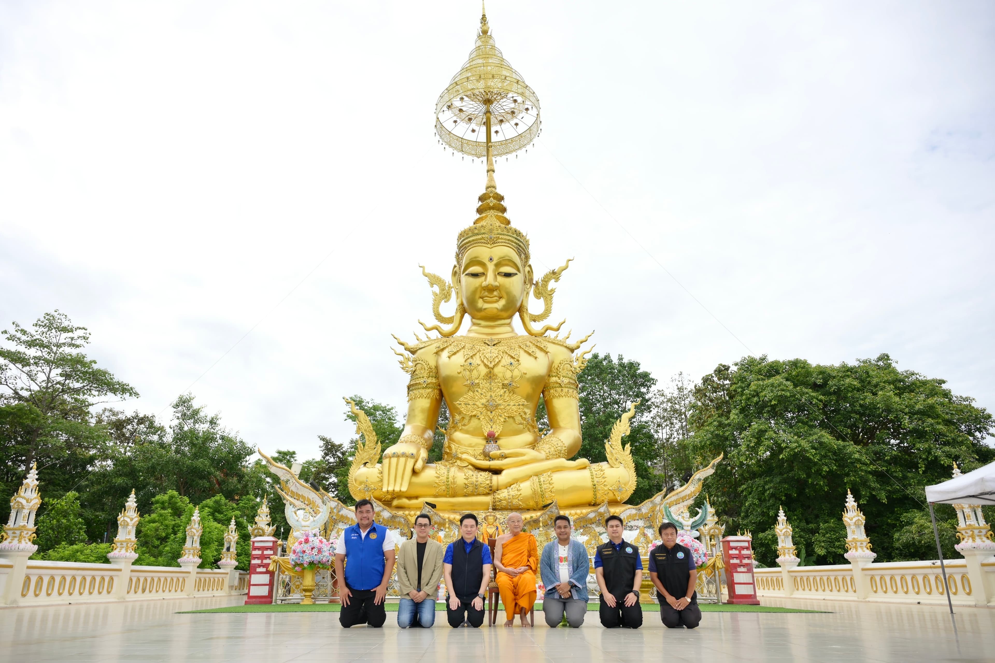 ผู้ช่วย รมว.ท่องเที่ยวฯ ลงพื้นที่วัดพระธาตุดอยสะเก็ด สนับสนุนพัฒนาการท่องเที่ยวเชิงนิเวศน์ควบคู่วัฒนธรรมและชาติพันธุ์