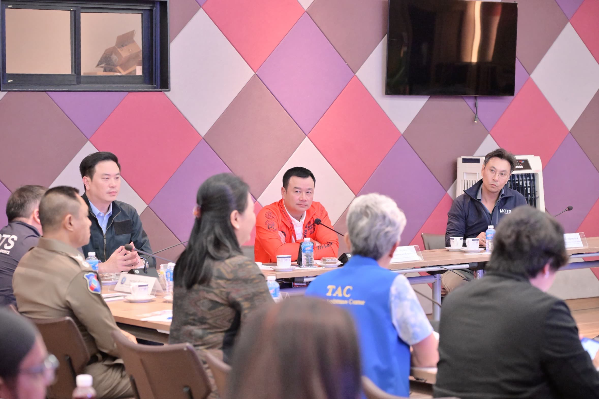 รมว.ท่องเที่ยวฯ "สรวงศ์" นำทีมผู้บริหารลงพื้นที่พัทยา รับฟังปัญหาผู้ประกอบการ  ชูนโยบายอัดฉีดอีเวนต์ฟื้นเศรษฐกิจ  สร้างความเชื่อมั่นนักท่องเที่ยว