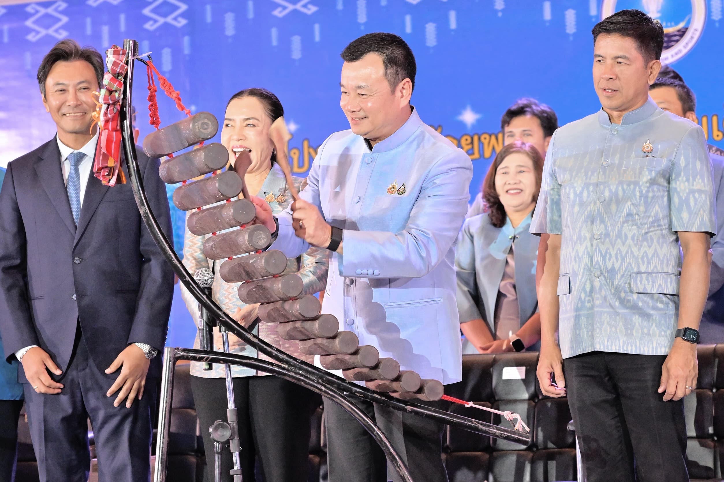 รมว.ท่องเที่ยวฯ “สรวงศ์ เทียนทอง” เปิดมหกรรมโปงลางโคราช ชูนโยบาย Soft Power ดันดนตรีอีสานกระตุ้นเศรษฐกิจฐานราก