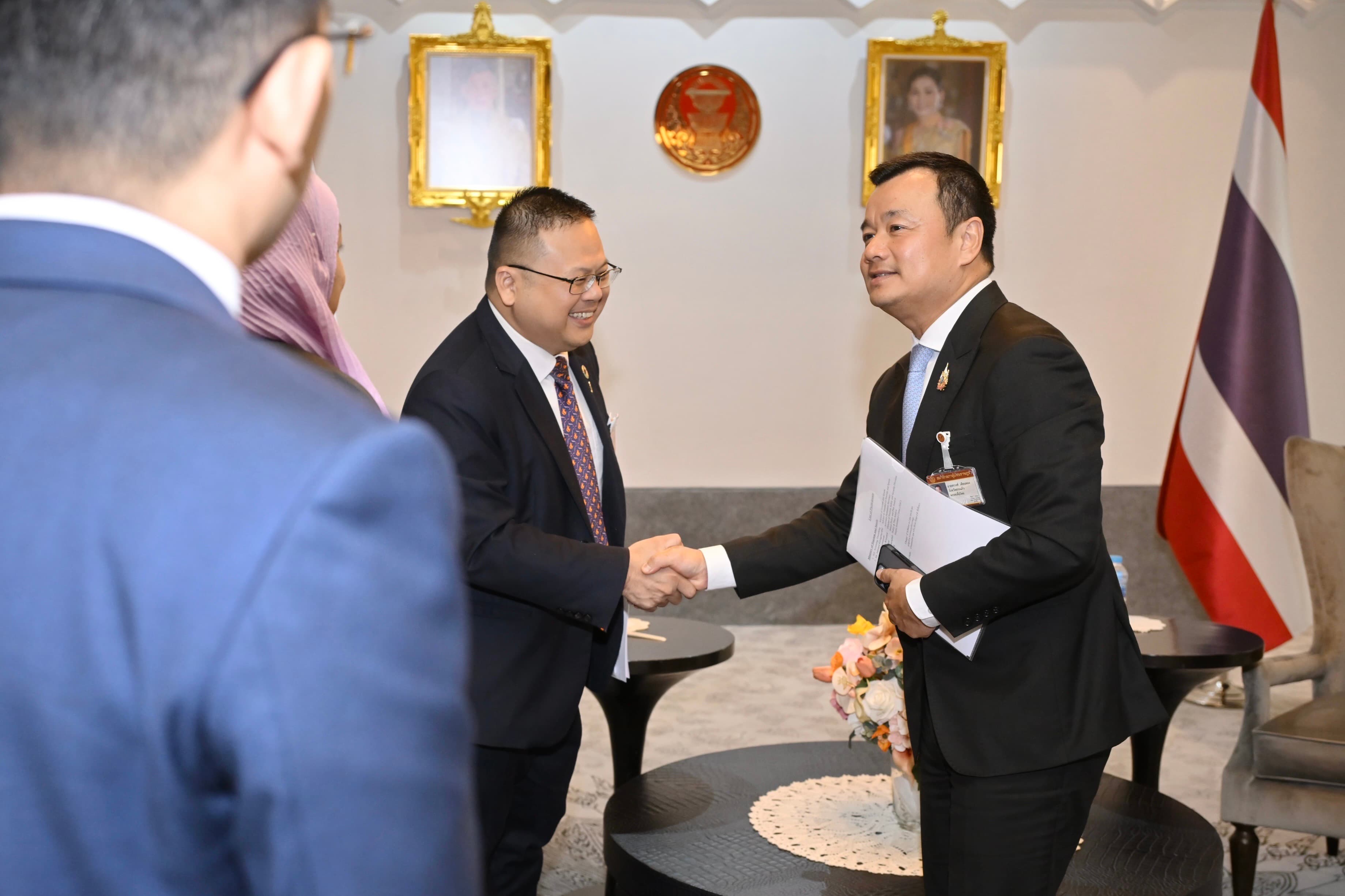 รูปภาพแกลเลอรี