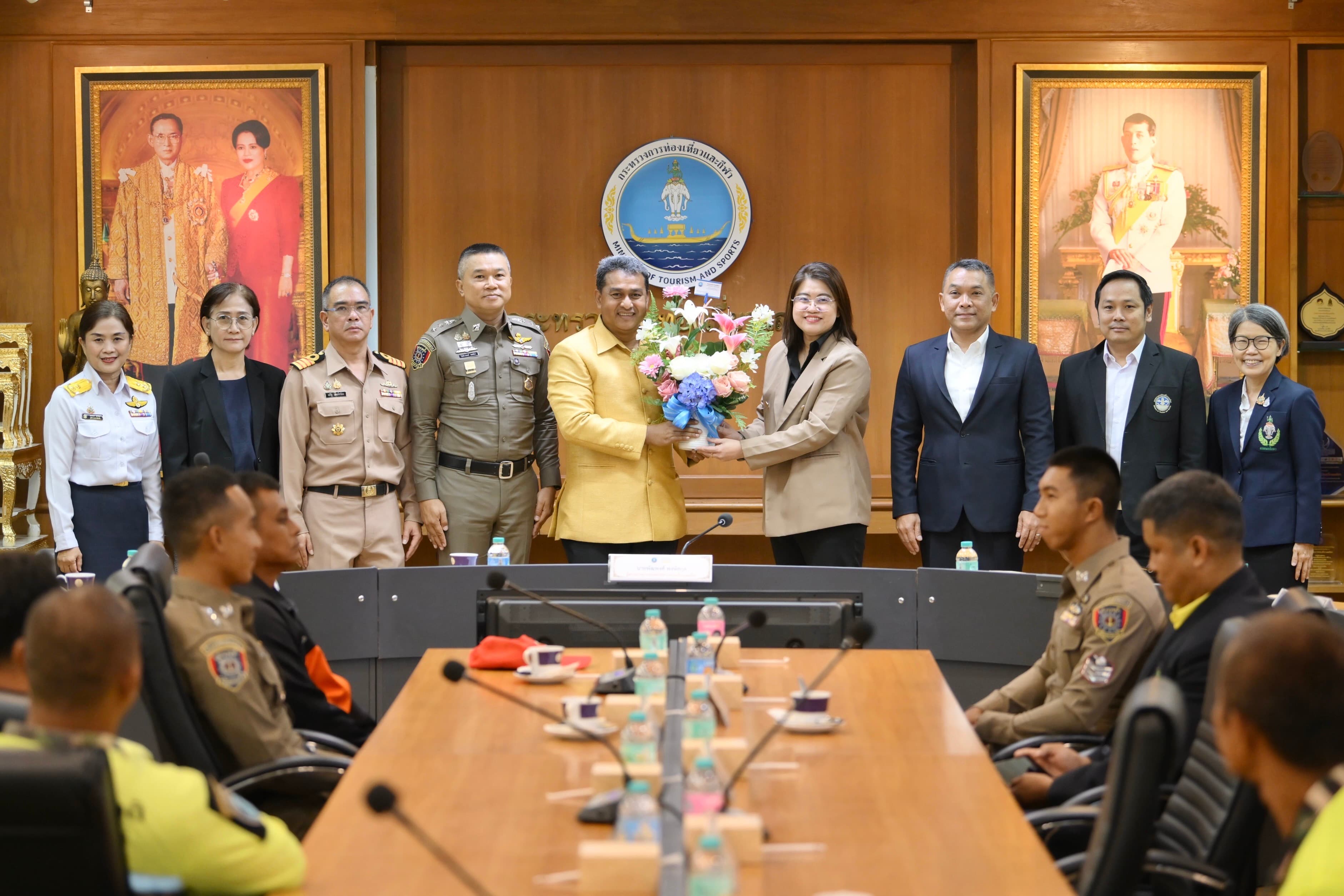 กระทรวงการท่องเที่ยวและกีฬา จัดประชุมสรุปผลและมอบวุฒิบัตรผู้ผ่านการฝึกอบรม “Pool Lifeguard” รุ่นทดลอง