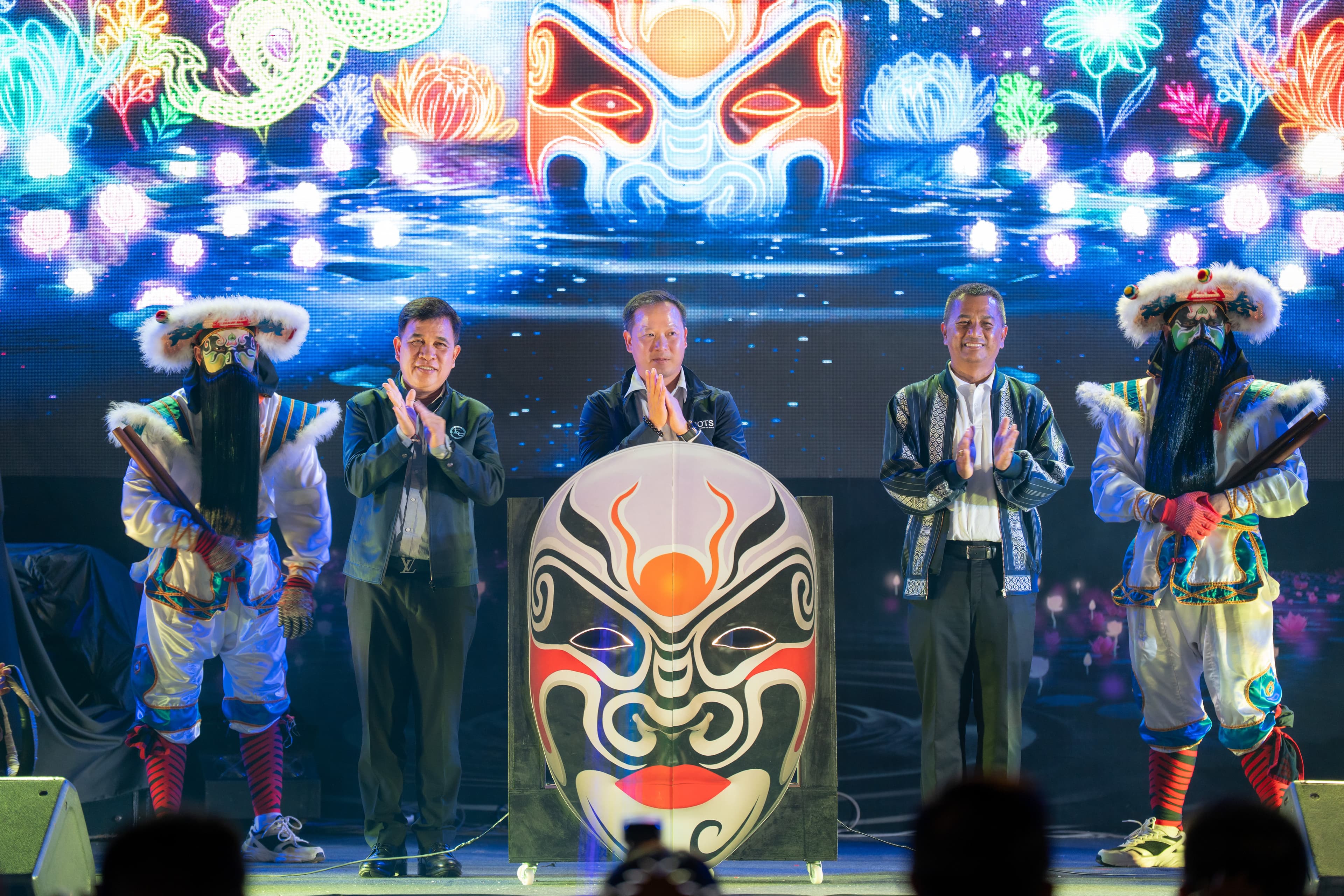 เลขานุการ รมว. ท่องเที่ยว เปิดงาน Vijit @Udonthani เสน่ห์แสงศิลป์ ถิ่นอีสาน