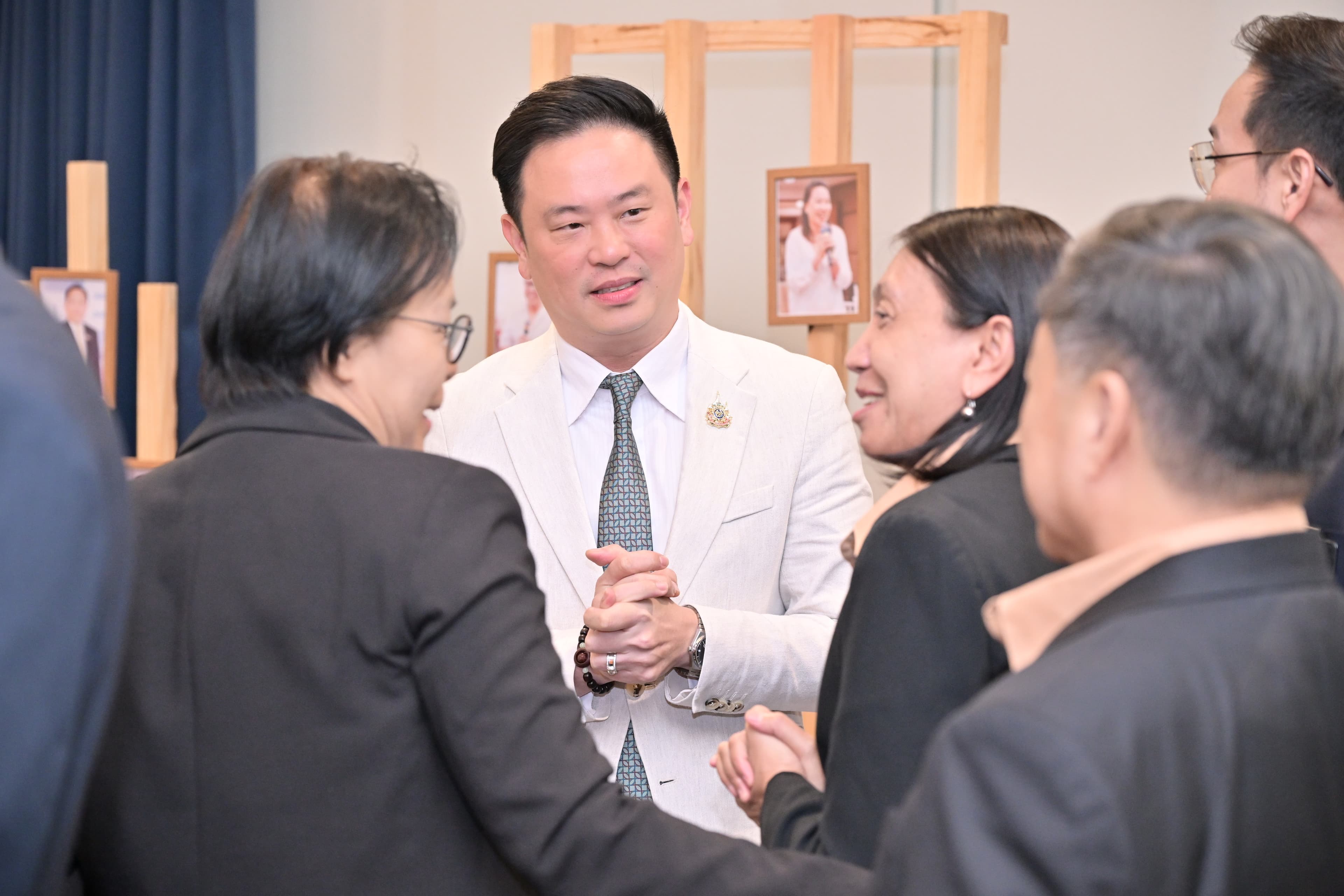 รูปภาพแกลเลอรี