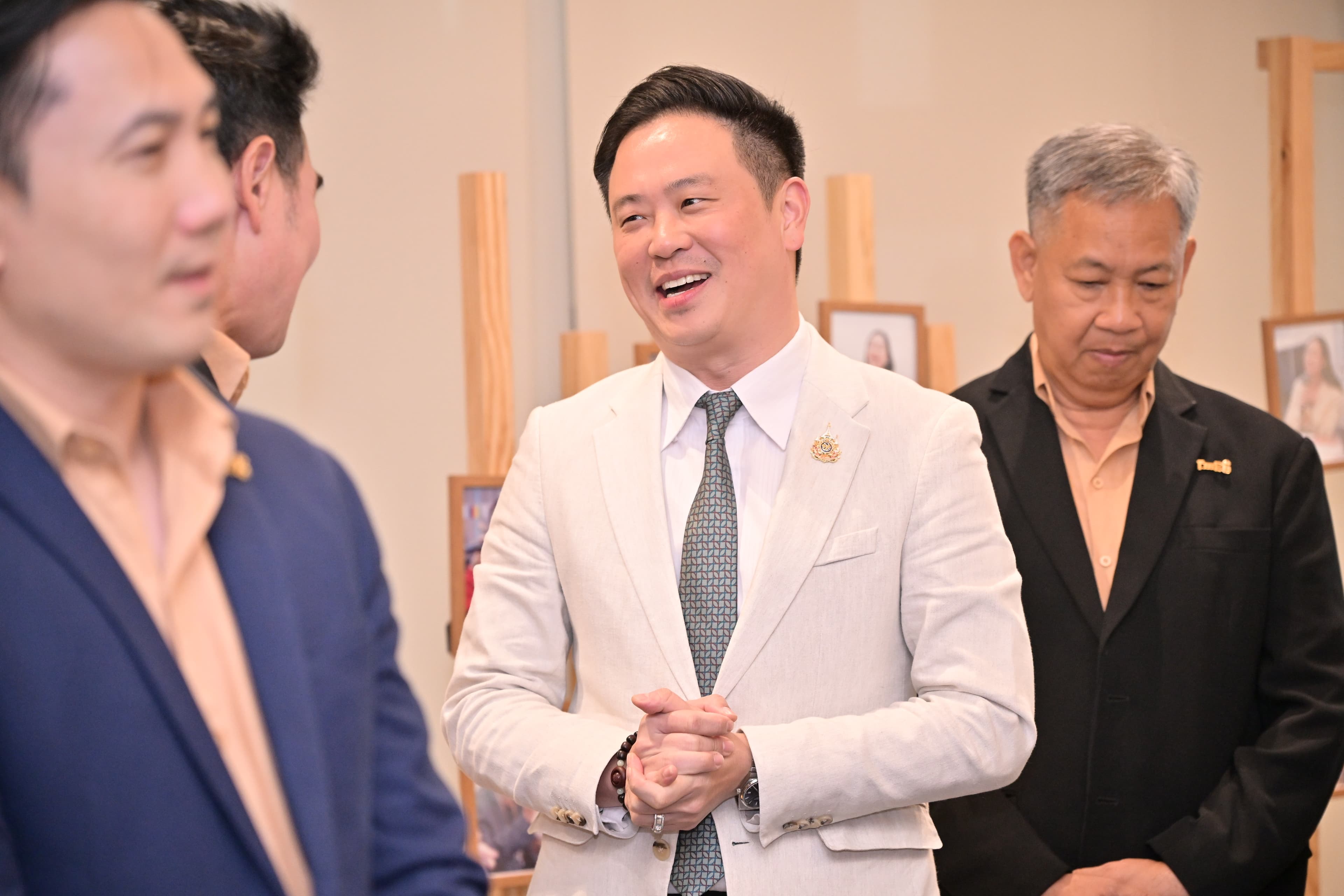 รูปภาพแกลเลอรี