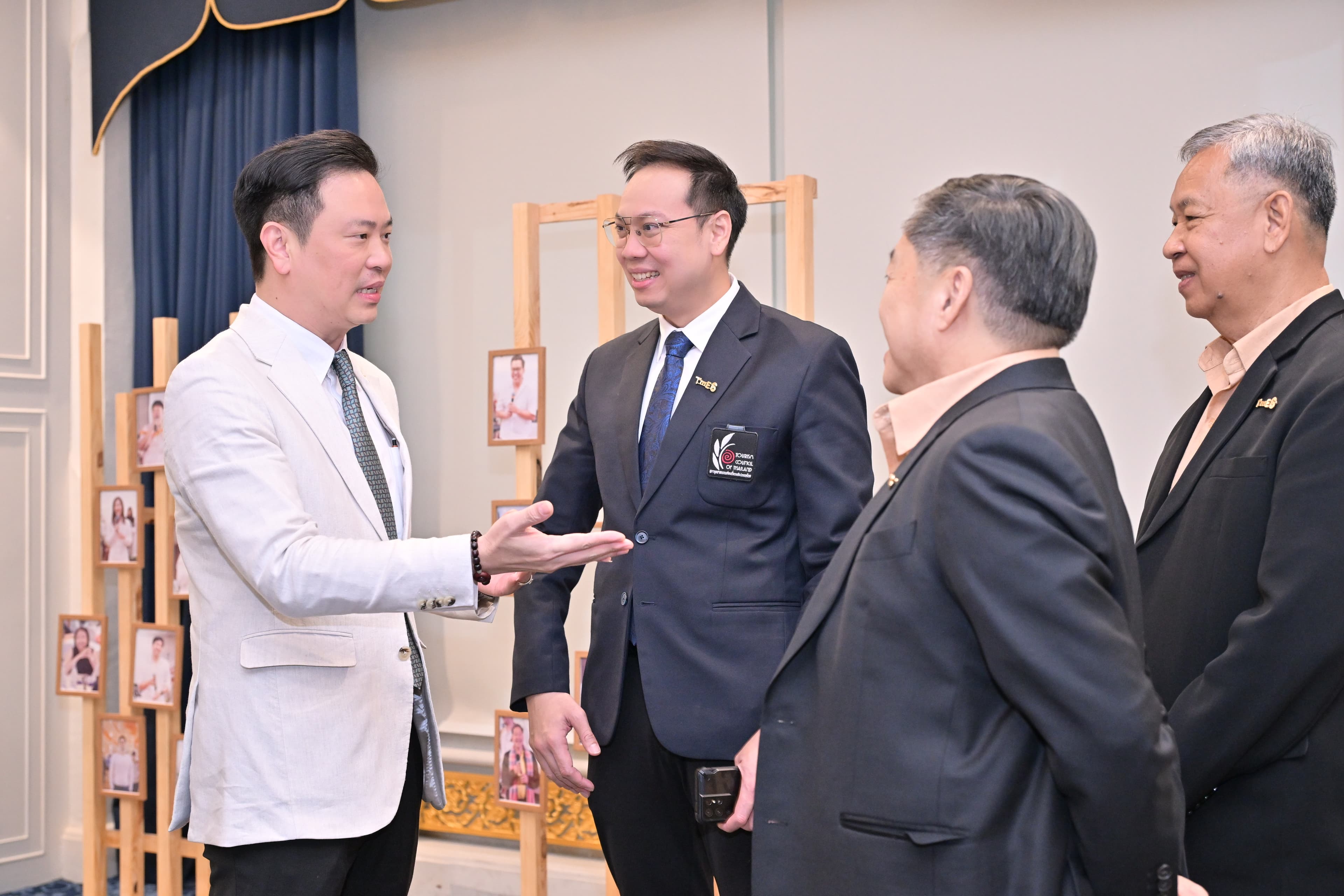 รูปภาพแกลเลอรี